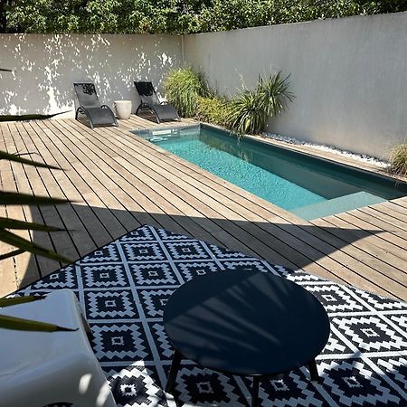 Maison Contemporaine Avec Piscine Privee Chauffee, Entre Plages Et Provence, Borne 11 Kw イストル エクステリア 写真