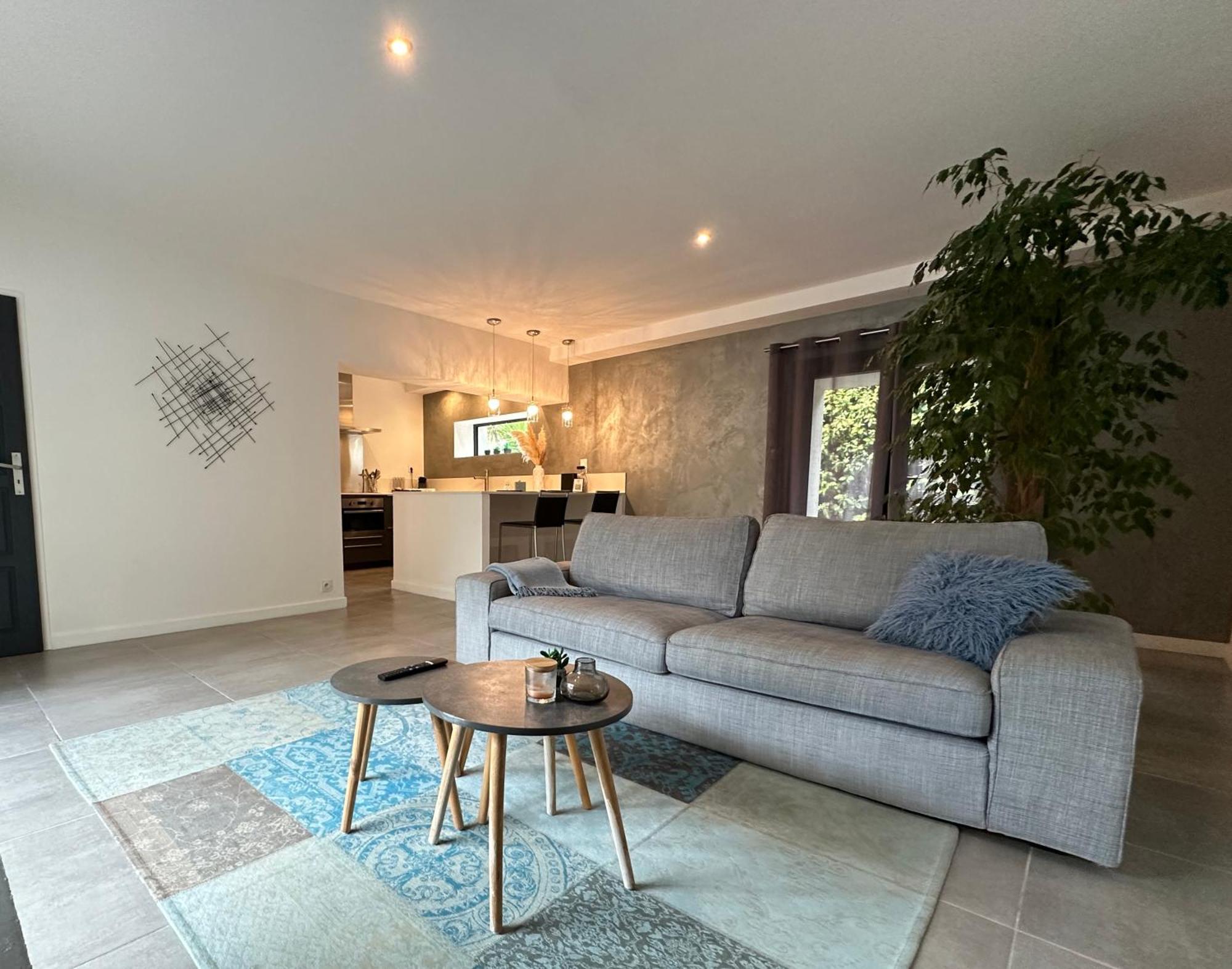 Maison Contemporaine Avec Piscine Privee Chauffee, Entre Plages Et Provence, Borne 11 Kw イストル エクステリア 写真